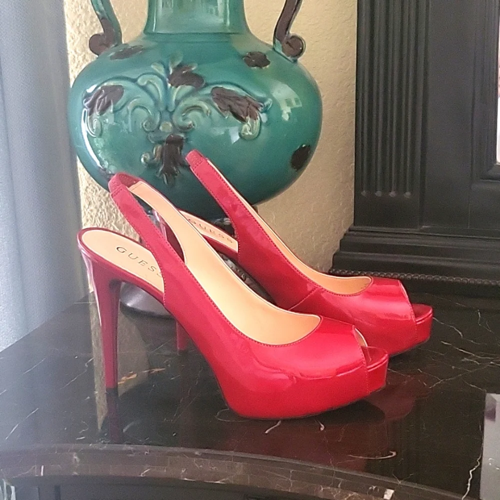 Heels 👠"GUESS" - Picture 1 of 4